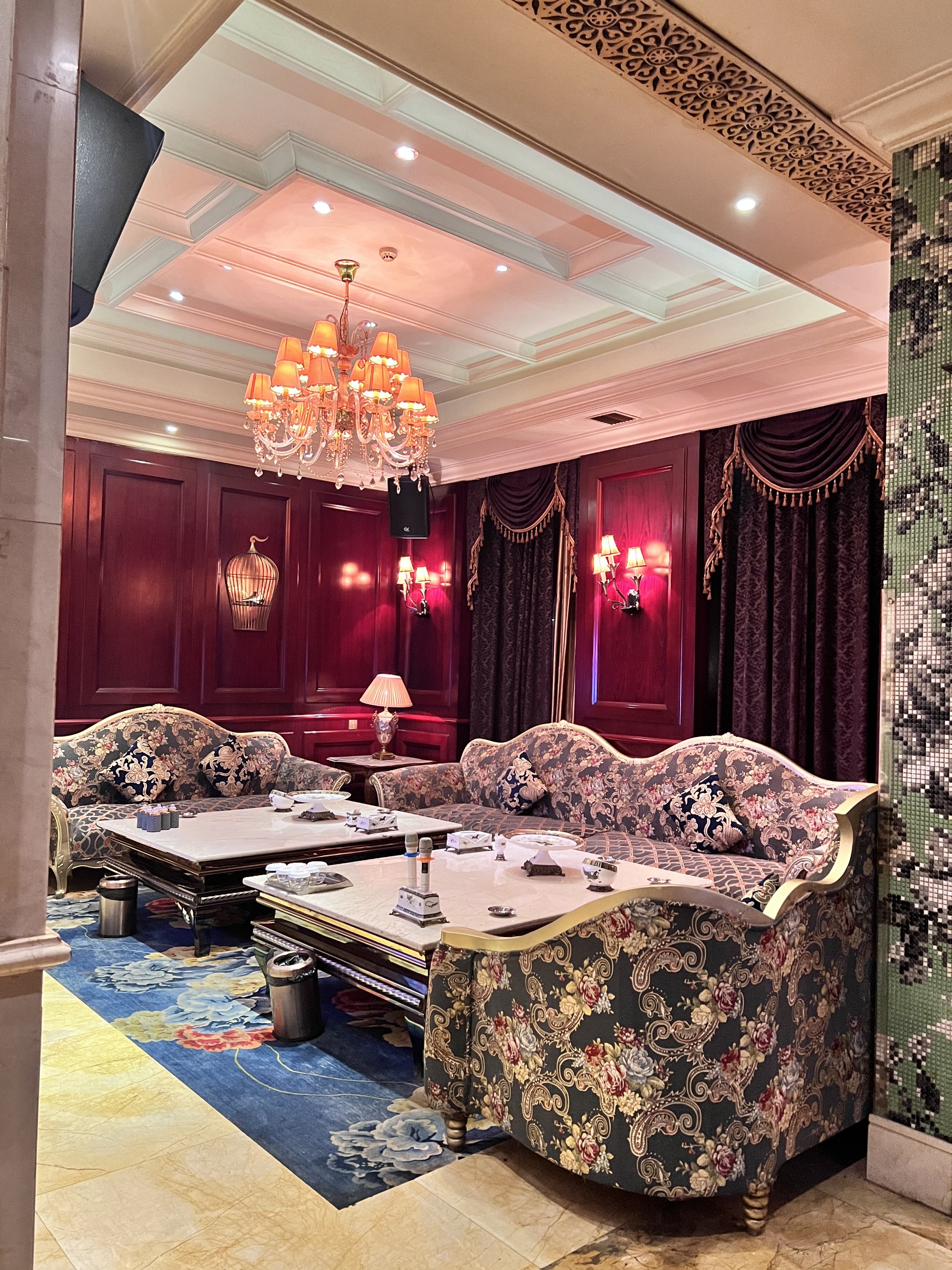 南阳商务KTV，一个小时价格是多少-邓州市ktv预定